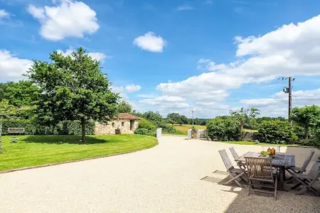 La Tour, Maison de vacances confortable avec piscine privée, Loire - Photo 18