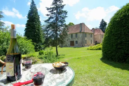 Gite La Forge de Bessous, Charmant cottage avec jardin à Ladignac-le-Long - Photo 2