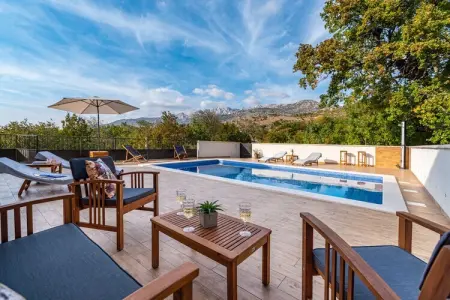 Casa Gracia, Une belle maison en pierre avec vue sur la montagne à Zaton - Photo 3