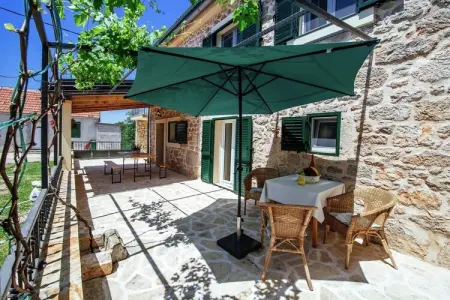 Casa Gracia, Une belle maison en pierre avec vue sur la montagne à Zaton - Photo 6