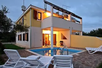 Haus in Novigrad,Holiday Home  Rosie 1 HR-00010-64 N°631568