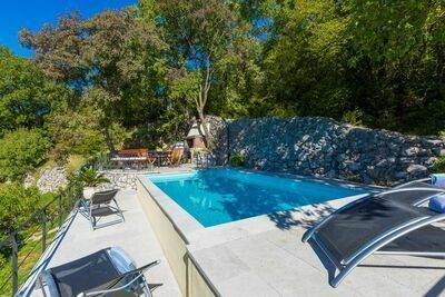 Holiday home Rustica, Maison 6 personnes à Grižane HR-00010-83