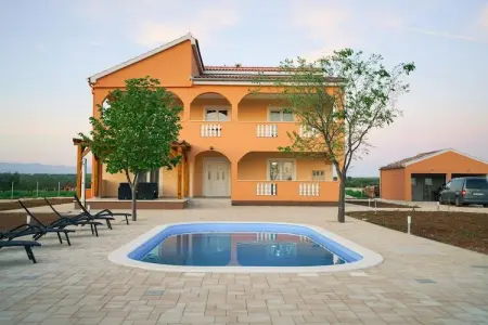 Holiday home Branko, Charmante maison de vacances à Prkos avec piscine - Photo 8