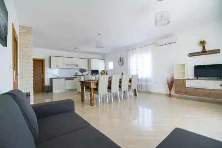 Holiday home Branko, Charmante maison de vacances à Prkos avec piscine - Photo 9