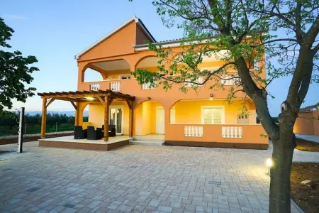 Holiday home Branko, Charmante maison de vacances à Prkos avec piscine - Photo 13