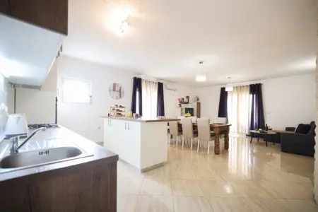 Holiday home Branko, Charmante maison de vacances à Prkos avec piscine - Photo 22