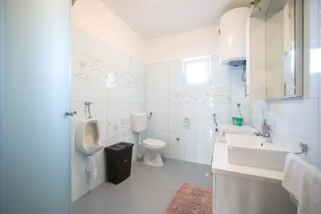 Holiday home Branko, Charmante maison de vacances à Prkos avec piscine - Photo 31