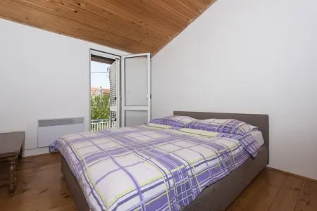 Vacation house Ornella, Maison de vacances de charme avec jardin à Turanj - Photo 10