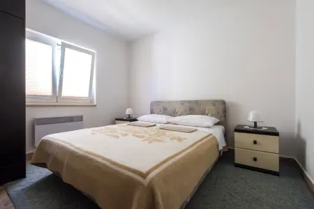 Vacation house Ornella, Maison de vacances de charme avec jardin à Turanj - Photo 12