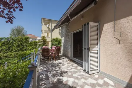 Vacation house Ornella, Maison de vacances de charme avec jardin à Turanj - Photo 16