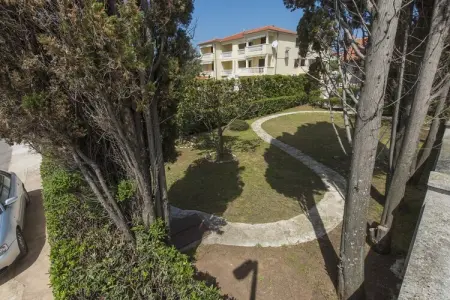 Vacation house Ornella, Maison de vacances de charme avec jardin à Turanj - Photo 29