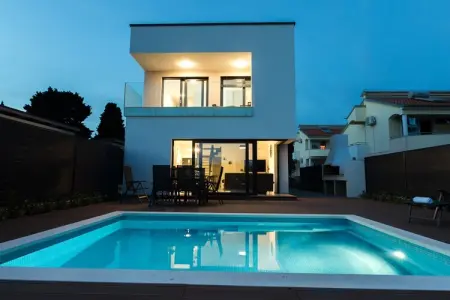 Villa Tuta, Villa de luxe à Pakoštane avec piscine - Photo 3