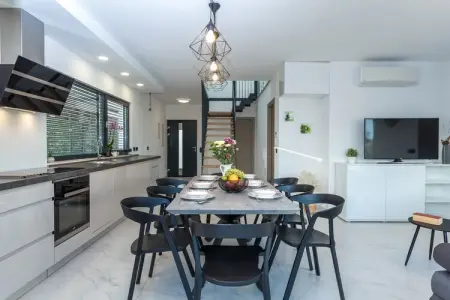 Villa Tuta, Villa de luxe à Pakoštane avec piscine - Photo 14