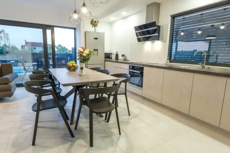 Villa Tuta, Villa de luxe à Pakoštane avec piscine - Photo 17