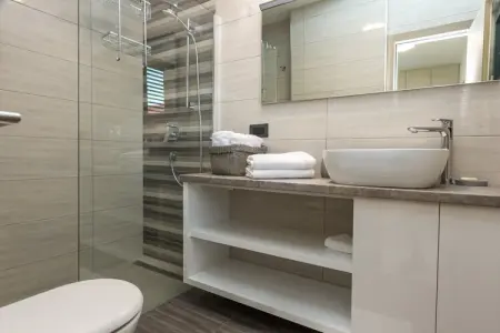 Villa Tuta, Villa de luxe à Pakoštane avec piscine - Photo 25