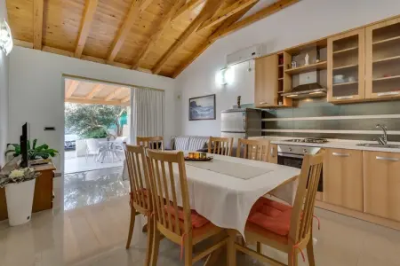 Villa Zlatni Dvori, Spacieuse maison de vacances à Ražanac avec piscine - Photo 13