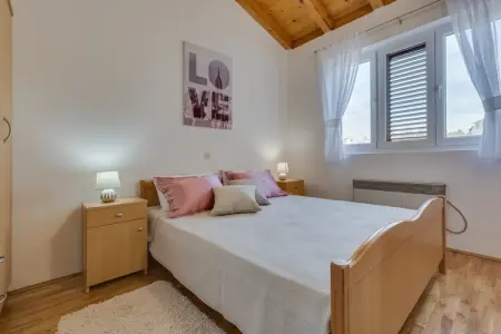 Villa Zlatni Dvori, Spacieuse maison de vacances à Ražanac avec piscine - Photo 19