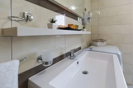 Villa Zlatni Dvori, Spacieuse maison de vacances à Ražanac avec piscine - Photo 28