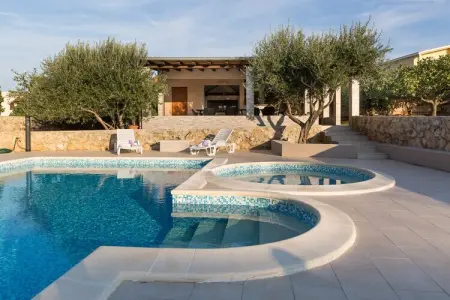 Villa Zlatni Dvori, Spacieuse maison de vacances à Ražanac avec piscine - Photo 29