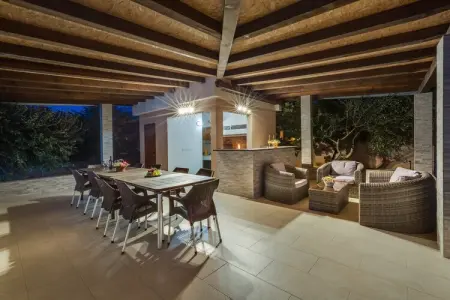 Villa Zlatni Dvori, Spacieuse maison de vacances à Ražanac avec piscine - Photo 33