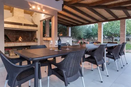 Villa Zlatni Dvori, Spacieuse maison de vacances à Ražanac avec piscine - Photo 35