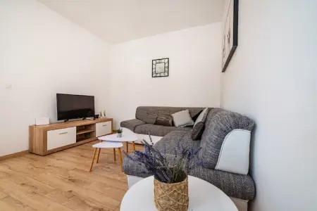 Holiday house Zara, Maison de vacances spacieuse avec 4 chambres à coucher, piscine privée, jardin clôturé, bbq - Photo 1