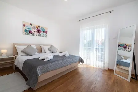 Holiday house Zara, Maison de vacances spacieuse avec 4 chambres à coucher, piscine privée, jardin clôturé, bbq - Photo 3