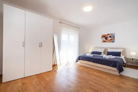 Holiday house Zara, Maison de vacances spacieuse avec 4 chambres à coucher, piscine privée, jardin clôturé, bbq - Photo 14