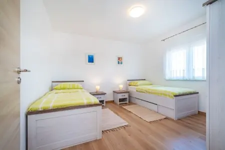 Holiday house Zara, Maison de vacances spacieuse avec 4 chambres à coucher, piscine privée, jardin clôturé, bbq - Photo 19