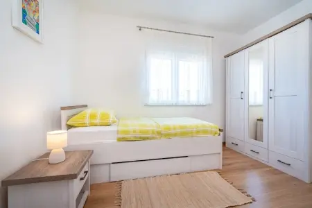 Holiday house Zara, Maison de vacances spacieuse avec 4 chambres à coucher, piscine privée, jardin clôturé, bbq - Photo 20