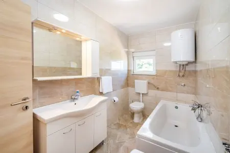 Holiday house Zara, Maison de vacances spacieuse avec 4 chambres à coucher, piscine privée, jardin clôturé, bbq - Photo 22