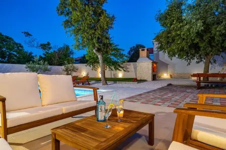 Holiday house Zara, Maison de vacances spacieuse avec 4 chambres à coucher, piscine privée, jardin clôturé, bbq - Photo 25