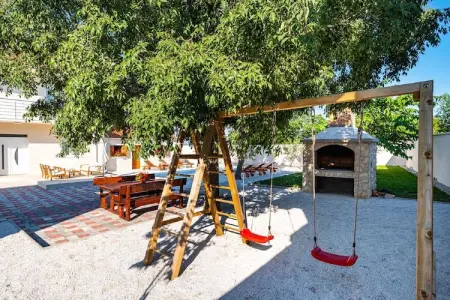 Holiday house Zara, Maison de vacances spacieuse avec 4 chambres à coucher, piscine privée, jardin clôturé, bbq - Photo 29