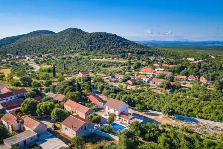 Holiday house Zara, Maison de vacances spacieuse avec 4 chambres à coucher, piscine privée, jardin clôturé, bbq - Photo 31