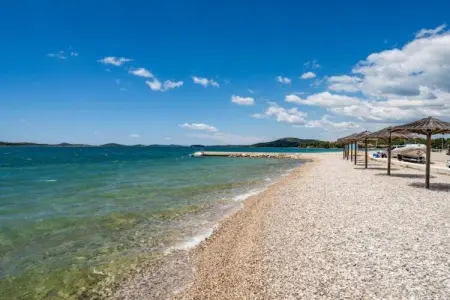 Holiday house Zara, Maison de vacances spacieuse avec 4 chambres à coucher, piscine privée, jardin clôturé, bbq - Photo 32