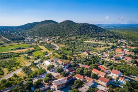 Holiday house Zara, Maison de vacances spacieuse avec 4 chambres à coucher, piscine privée, jardin clôturé, bbq - Photo 33