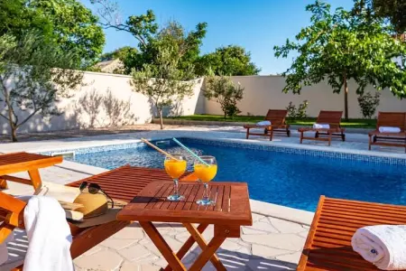 Holiday house Zara, Maison de vacances spacieuse avec 4 chambres à coucher, piscine privée, jardin clôturé, bbq - Photo 39