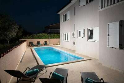 Villa Yvonne, Villa 8 personnes à Loborika HR-52100-273