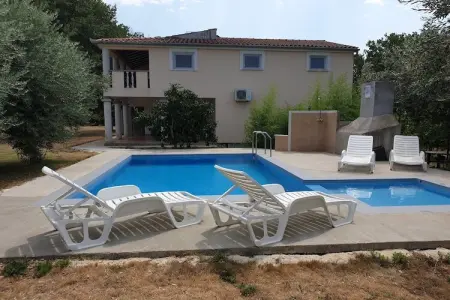 App Musoga 3, Maison de vacances confortable à Banjole avec piscine - Photo 2