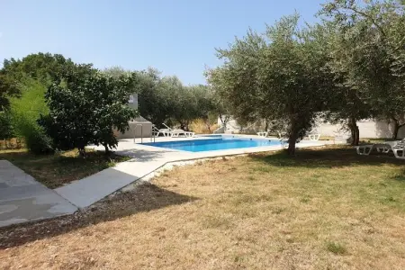 App Musoga 3, Maison de vacances confortable à Banjole avec piscine - Photo 5