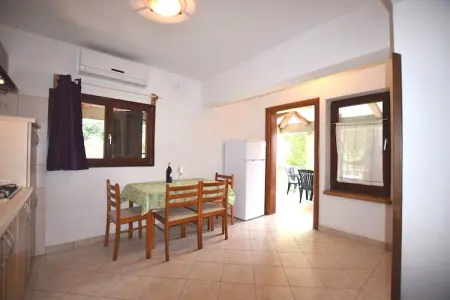 App Musoga 3, Maison de vacances confortable à Banjole avec piscine - Photo 13