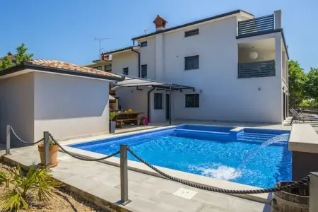 Villa ART Viskovici, Villa exquise à Viškovici avec sauna - Photo 2