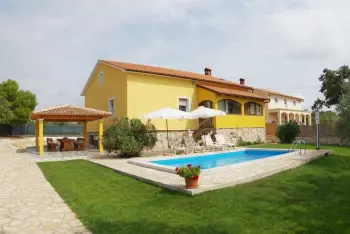 Villa in Svetvinčenat,Villa Sandi HR-52342-21 N°522346