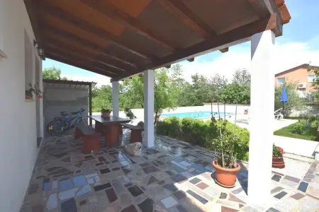 Apartment Angela 2, Charmante maison de vacances avec piscine à Zbandaj - Photo 14