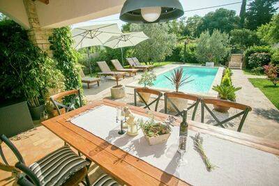 Comfortable villa Marinela  with pool and fenced garden, Gite 6 personnes à Tar HR-52465-10