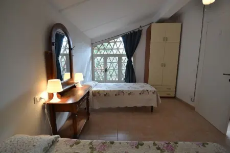 Lidia, Maison de vacances calme à Castagneto Carducci avec jardin - Photo 14