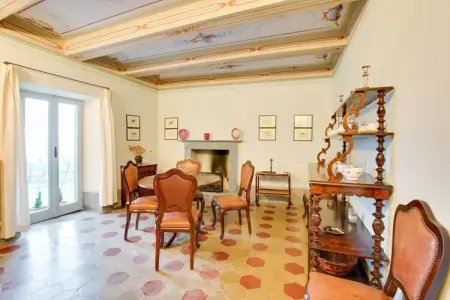 Castagno, Villa rustique avec piscine commune située à Sermugnano - Photo 8