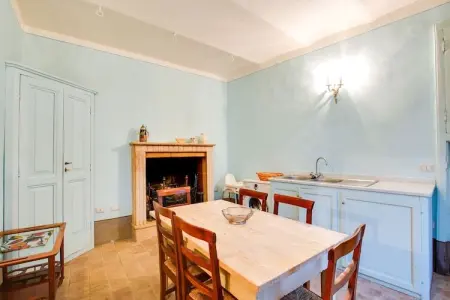 Castagno, Villa rustique avec piscine commune située à Sermugnano - Photo 15