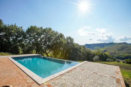 Villa Sparina, Vieille Villa à Sermugnano avec piscine à débordement - Photo 8