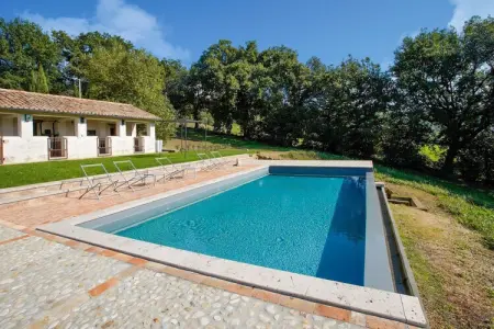 Villa Sparina, Vieille Villa à Sermugnano avec piscine à débordement - Photo 9